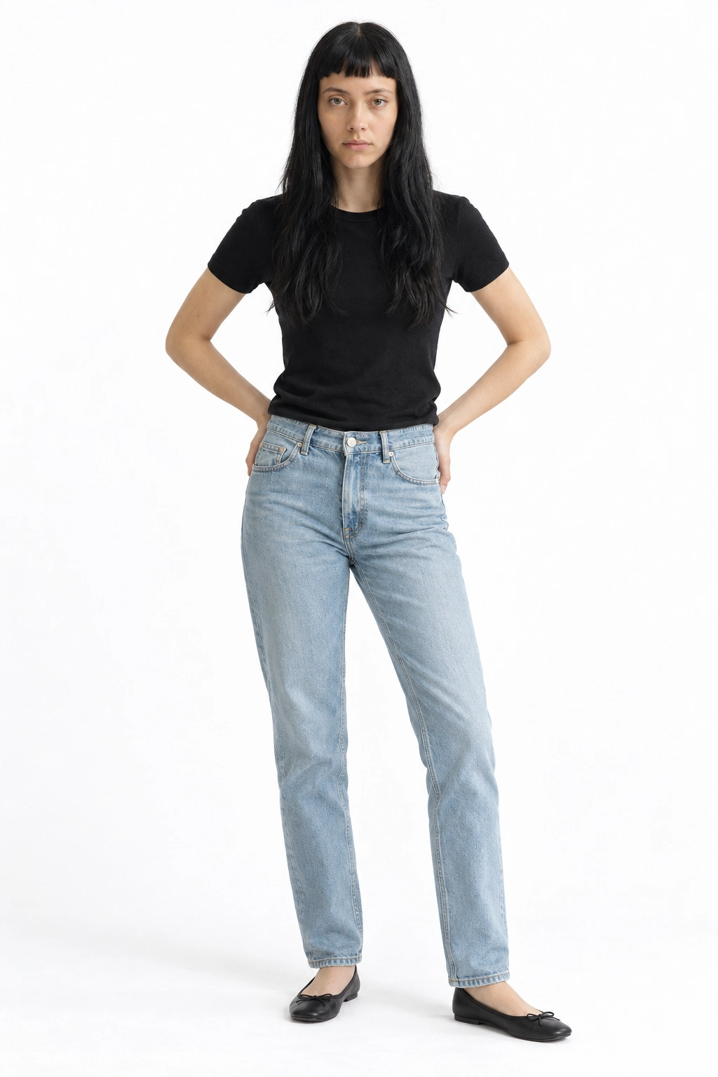 Sasha · Silhueta, modelo virtual da DELFI em estúdio com fundo branco