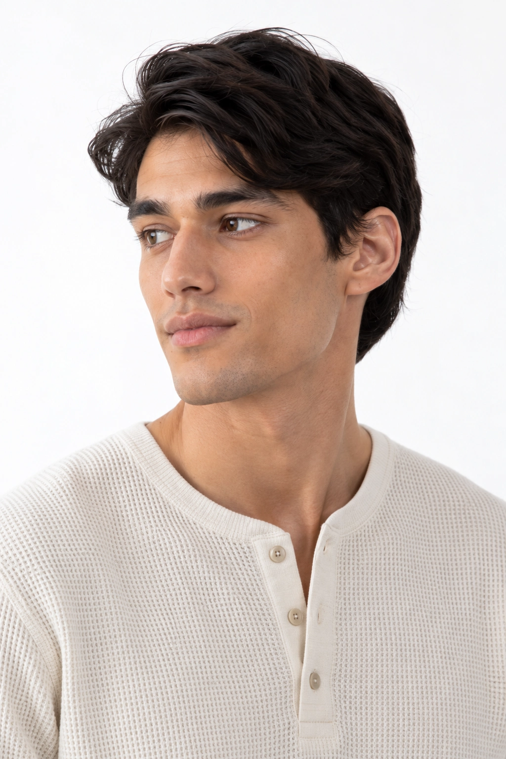 Lisandro · Retrato, modelo virtual da DELFI em estúdio com fundo branco