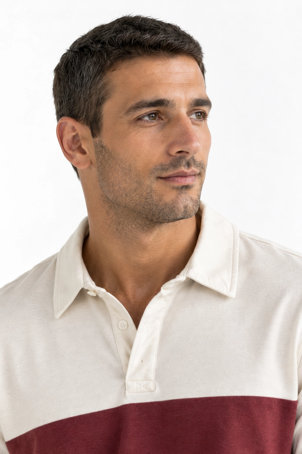 Sergio · Retrato, modelo virtual da DELFI em estúdio com fundo branco