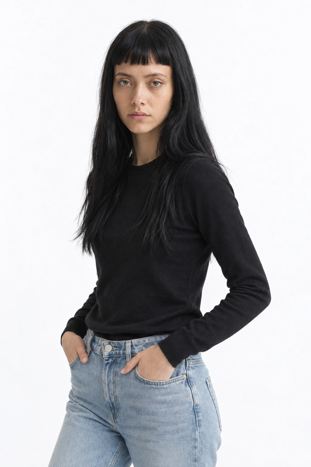 Sasha · Atitude, modelo virtual da DELFI em estúdio com fundo branco