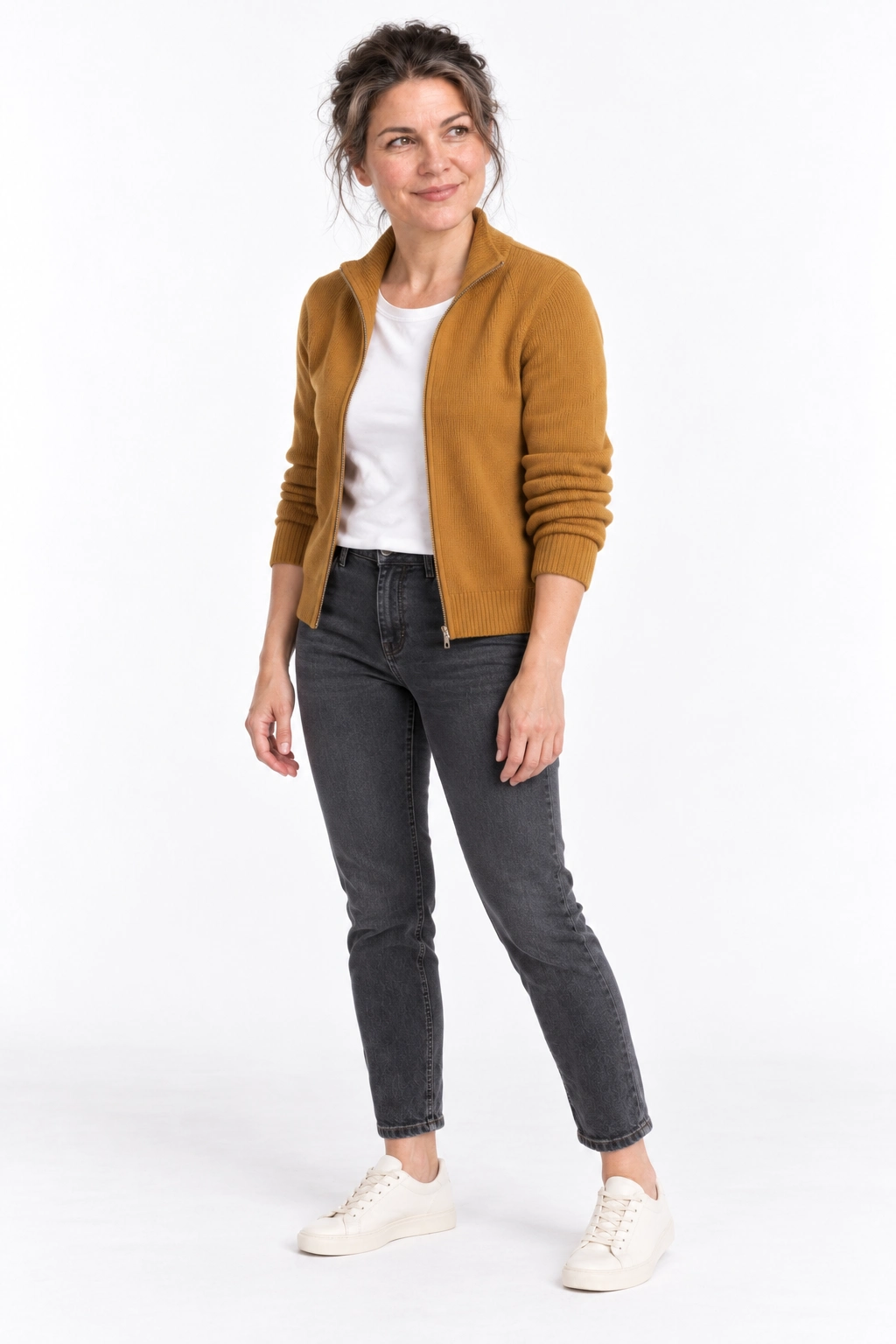 Lara · Silhueta, modelo virtual da DELFI em estúdio com fundo branco