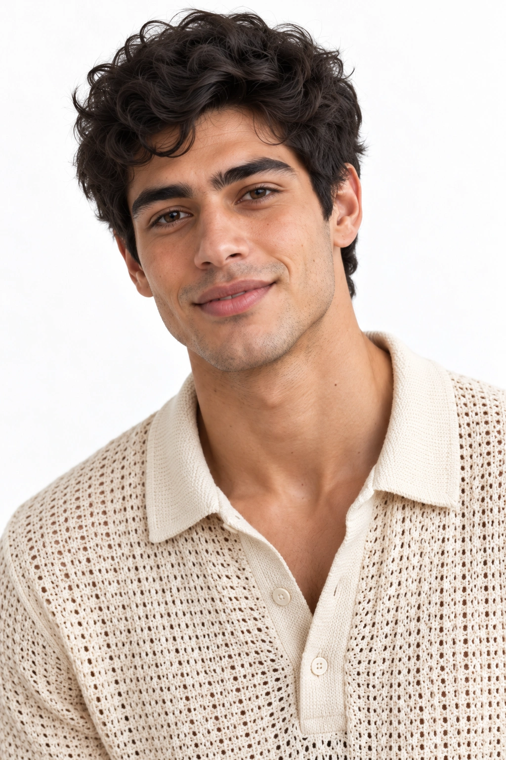 Ezequiel · Retrato, modelo virtual da DELFI em estúdio com fundo branco