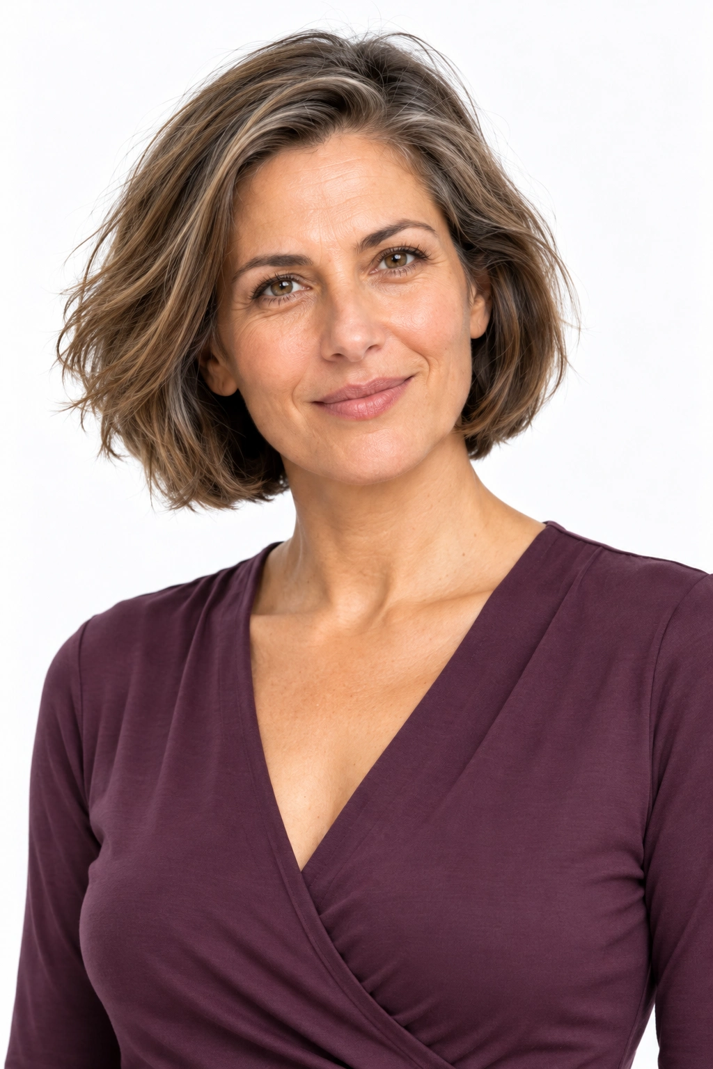 Josefina · Retrato, modelo virtual da DELFI em estúdio com fundo branco