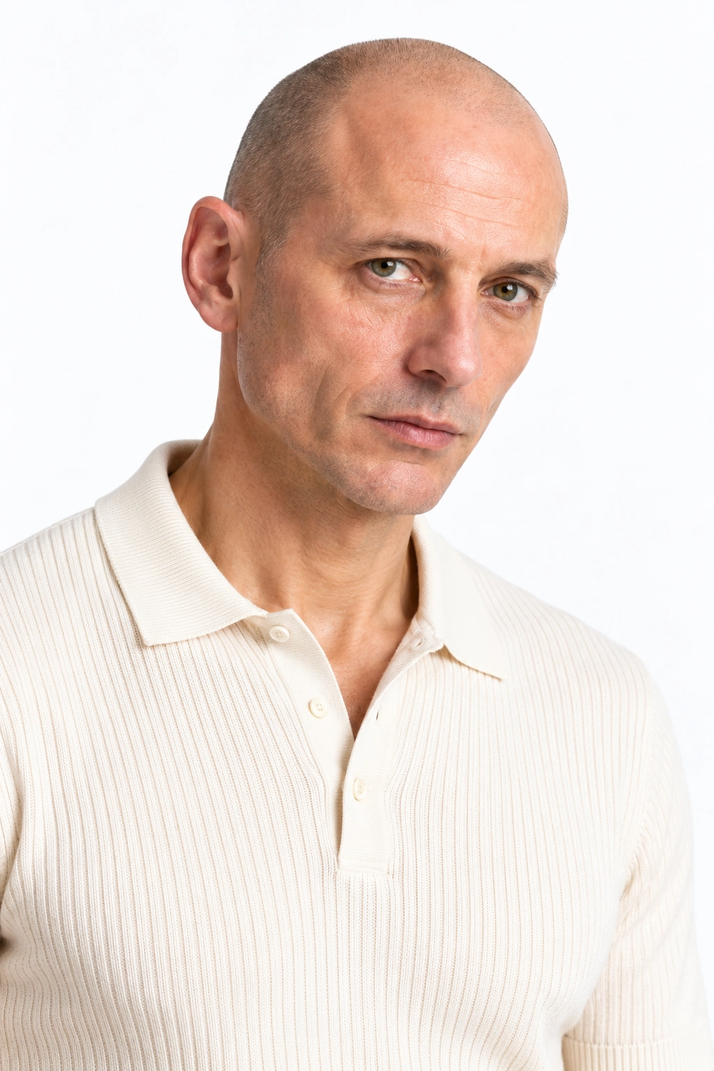 Rocco · Retrato, modelo virtual da DELFI em estúdio com fundo branco